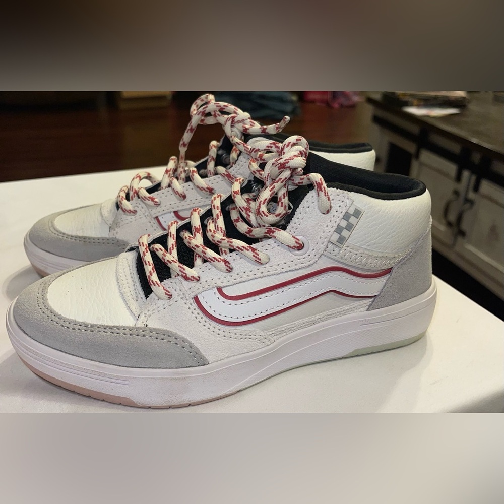 Vans Off the Wall Zahba mid men’s 3.5 skateboarding shoe white red grey leather